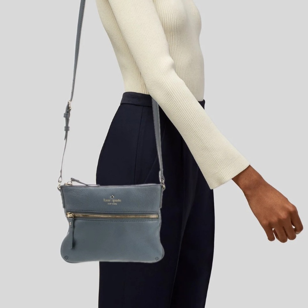 KATE SPADE ♠️ Blue leather Messenger bag w Adjustable Strap Very Good Condition